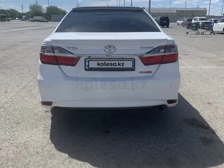 Toyota Camry 2014 года за 10 800 000 тг. в Актобе – фото 3