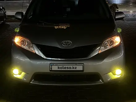 Toyota Sienna 2012 года за 11 700 000 тг. в Актау – фото 3