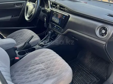 Toyota Corolla 2018 года за 9 300 000 тг. в Алматы – фото 19