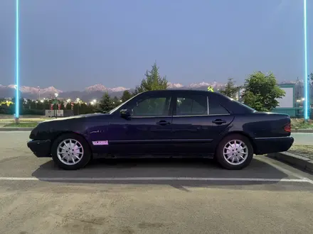 Mercedes-Benz E 230 1995 года за 1 300 000 тг. в Алматы – фото 7