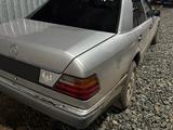 Mercedes-Benz E 260 1992 года за 1 750 000 тг. в Павлодар – фото 3