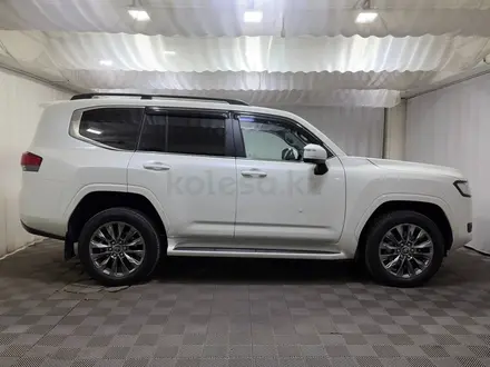 Toyota Land Cruiser Luxe 2023 года за 44 900 000 тг. в Алматы – фото 17