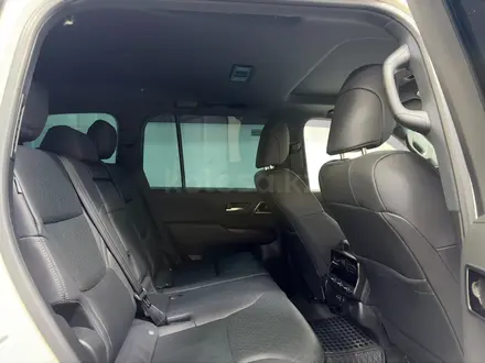 Toyota Land Cruiser Luxe 2023 года за 44 900 000 тг. в Алматы – фото 7