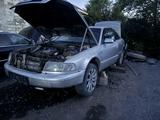Audi A8 2000 годаүшін500 000 тг. в Есик