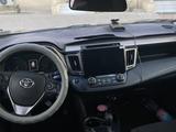 Toyota RAV4 2018 года за 10 400 000 тг. в Актау – фото 3