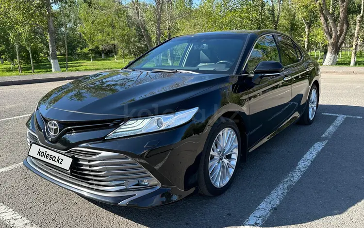 Toyota Camry 2019 года за 15 500 000 тг. в Астана