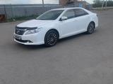 Toyota Camry 2013 года за 10 500 000 тг. в Темиртау – фото 2