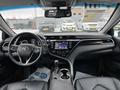 Toyota Camry 2021 годаүшін16 900 000 тг. в Актобе – фото 11