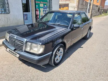 Mercedes-Benz E 200 1993 года за 600 000 тг. в Балхаш – фото 4