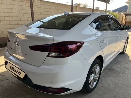 Hyundai Elantra 2019 года за 8 200 000 тг. в Шымкент – фото 12