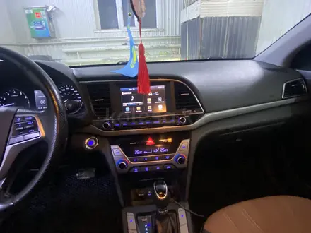 Hyundai Elantra 2017 года за 6 500 000 тг. в Астана – фото 6