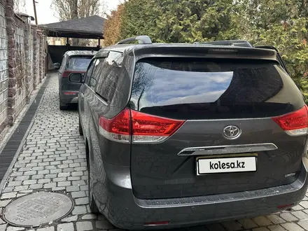 Toyota Sienna 2012 года за 13 000 000 тг. в Алматы – фото 4