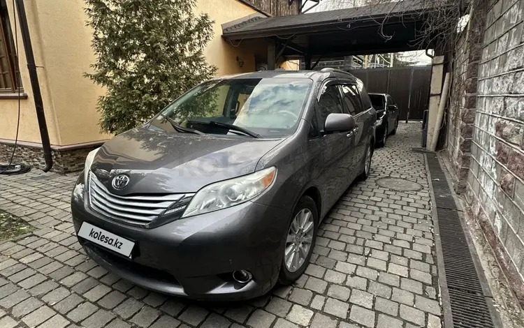 Toyota Sienna 2012 года за 13 000 000 тг. в Алматы