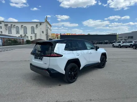 Toyota RAV4 Style HEV 2026 года за 26 390 000 тг. в Актобе – фото 15