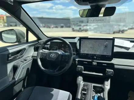 Toyota RAV4 Style HEV 2026 года за 26 390 000 тг. в Актобе – фото 5