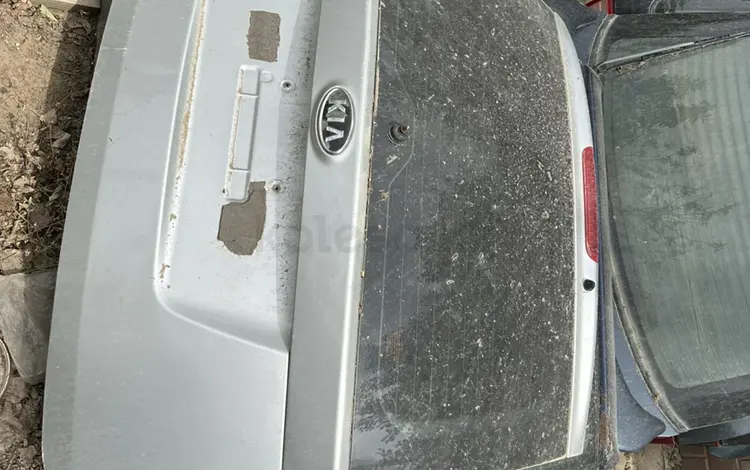 Дверь багажника от кия каренс за 80 000 тг. в Ақтөбе