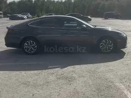 Hyundai Sonata 2020 года за 9 500 000 тг. в Актобе – фото 7