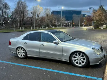 Mercedes-Benz E 500 2004 года за 6 000 000 тг. в Павлодар – фото 15