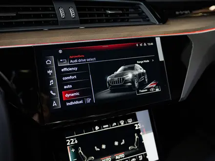Audi Q8 e-tron 55 S line 2023 года за 38 140 000 тг. в Алматы – фото 27