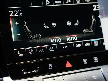 Audi Q8 e-tron 55 S line 2023 года за 38 140 000 тг. в Алматы – фото 30