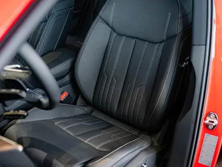 Audi Q8 e-tron 55 S line 2023 года за 38 140 000 тг. в Алматы – фото 33