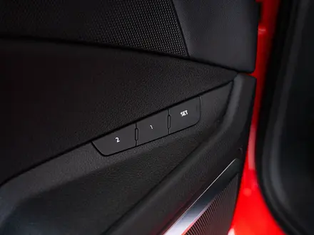 Audi Q8 e-tron 55 S line 2023 года за 38 140 000 тг. в Алматы – фото 36
