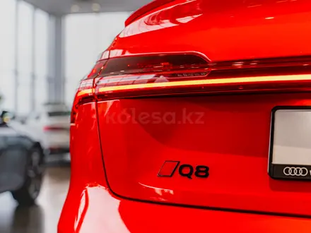 Audi Q8 e-tron 55 S line 2023 года за 38 140 000 тг. в Алматы – фото 11
