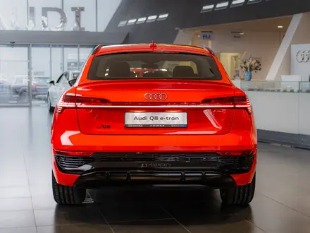 Audi Q8 e-tron 55 S line 2023 года за 38 140 000 тг. в Алматы – фото 3