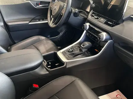 Toyota RAV4 Luxe+ 2025 года за 23 990 000 тг. в Алматы – фото 2