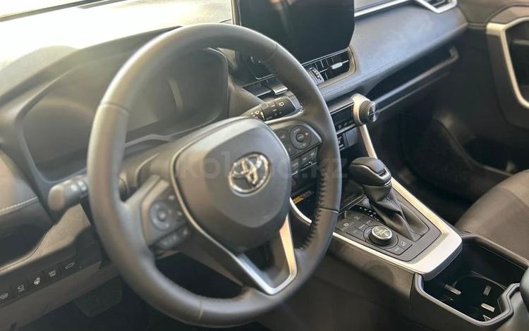 Toyota RAV4 Luxe+ — миниатюра 5