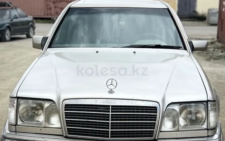 Mercedes-Benz E 220 1993 года за 2 400 000 тг. в Караганда