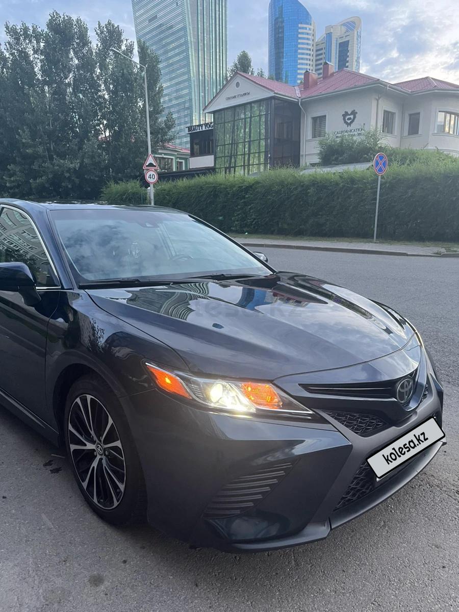 Toyota Camry 2018 г.