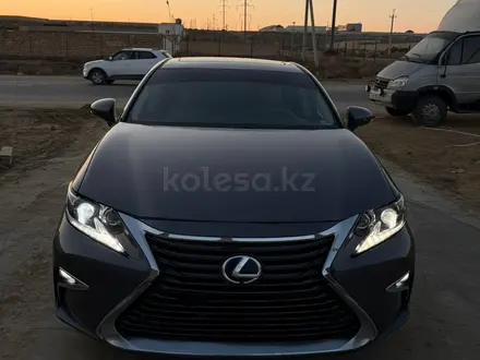 Lexus ES 300h 2014 года за 9 000 000 тг. в Актау – фото 4