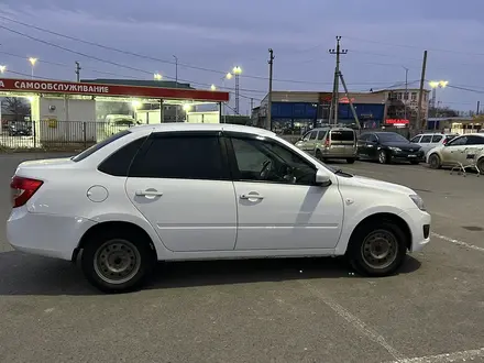 ВАЗ (Lada) Granta 2190 2017 года за 3 500 000 тг. в Атырау – фото 2