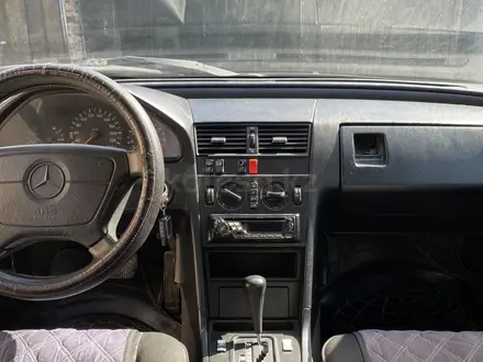 Mercedes-Benz C 180 1993 года за 1 300 000 тг. в Караганда – фото 3