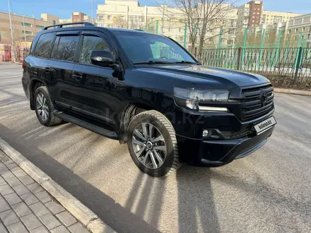 Toyota Land Cruiser 2017 года за 31 500 000 тг. в Астана – фото 2