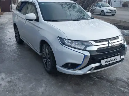 Mitsubishi Outlander 2022 года за 12 300 000 тг. в Уральск