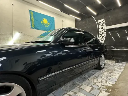 Mercedes-Benz E 320 1999 года за 6 500 000 тг. в Астана – фото 3