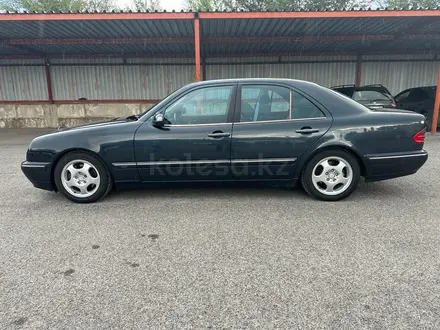 Mercedes-Benz E 320 1999 года за 6 500 000 тг. в Астана – фото 9