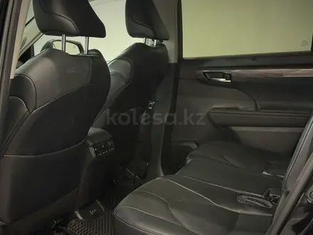 Toyota Highlander Luxe 2023 года за 32 600 000 тг. в Астана – фото 11