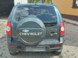 Chevrolet Niva 2013 года за 2 800 000 тг. в Атырау – фото 2