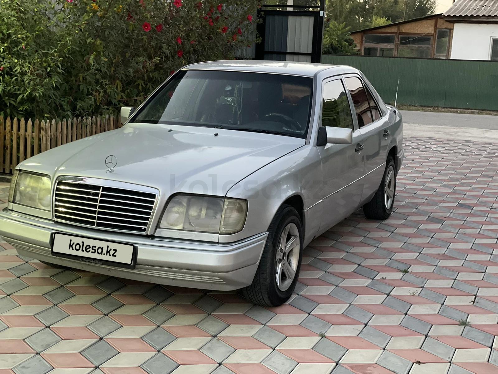 Mercedes-Benz E 220 1994 г.