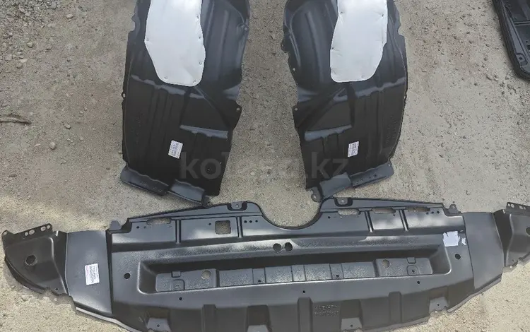 Подкрылок с обешумка Toyota Sienna за 15 000 тг. в Алматы