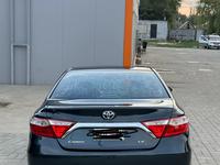 Toyota Camry 2015 года за 6 800 000 тг. в Актобе