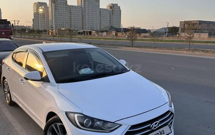 Hyundai Elantra 2018 годаүшін8 200 000 тг. в Шымкент