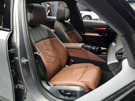 BMW 530 XDrive 2025 года за 35 500 000 тг. в Астана – фото 16