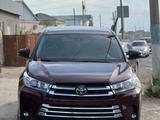 Toyota Highlander 2018 годаүшін13 500 000 тг. в Атырау