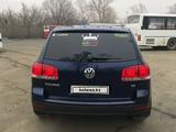 Volkswagen Touareg 2005 года за 4 500 000 тг. в Усть-Каменогорск – фото 5