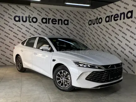 BYD Qin L DM-i Leading 2025 года за 10 790 000 тг. в Астана