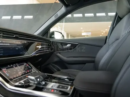 Audi Q8 55 TFSI Quattro 2026 года за 48 000 000 тг. в Алматы – фото 46